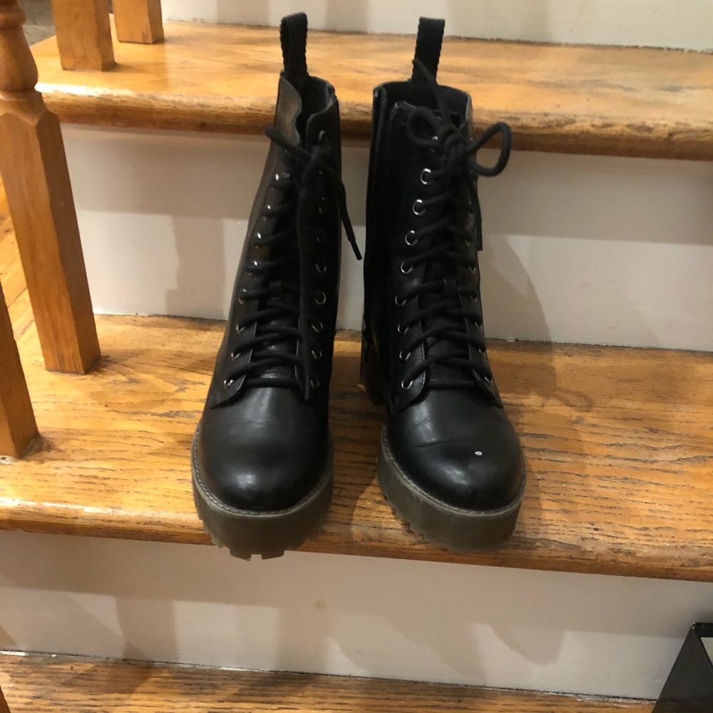 Combat boots